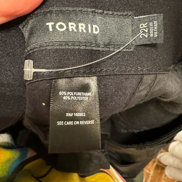 Torrid Pintuck Trouser Boot Faux Leather High Rise Pant 22 black - Picture 4 of 11